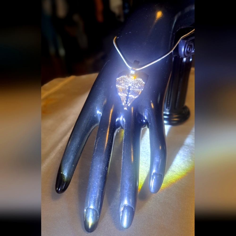 1 Rinestone Wings - Picture 1 of 5